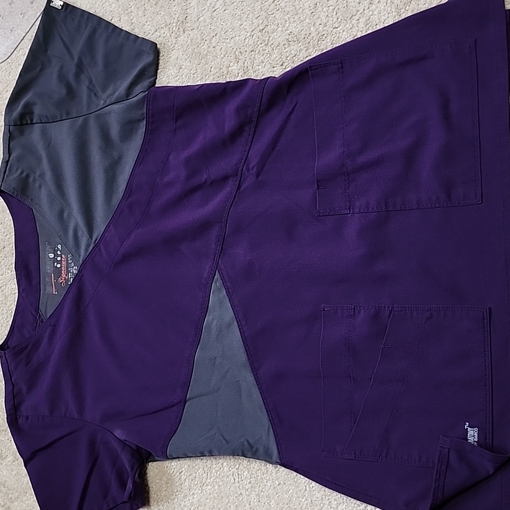 Grey's Anatomy Women’s V-Neck Colorblock Scrub Top - Purple/Grey